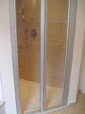 Bad mit Komfortdusche