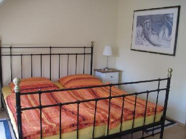 Schlafzimmer 1