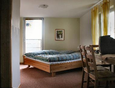 Zimmerbeispiel. Sie haben 9 Doppelzimmer und zwei Appartements zur Auswahl.