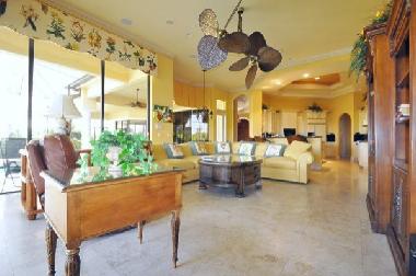 zweites Wohnzimmer mit TV