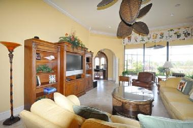 zweites Wohnzimmer mit TV