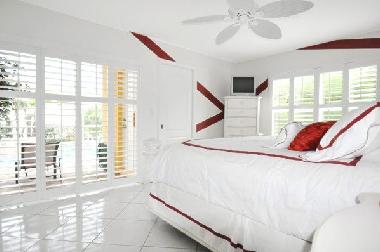 zweites Schlafzimmer mit eigenem Bad und King-size-Bett