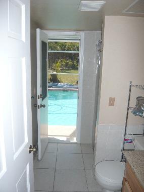 2.nd Bath Ausgang zum Poolbereich