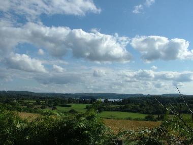 Das haus steht 625 m. hoch. Umgebung.