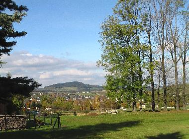 von Terrasse mit Blick auf den Ort
