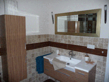 Bad mit XXXL Dusche und WC Ferienwohnung Lemoni