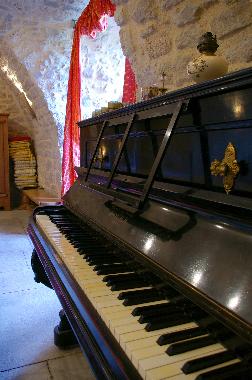 Schloss / Burg in Versols et Lapeyre (Aveyron) oder Ferienwohnung oder Ferienhaus