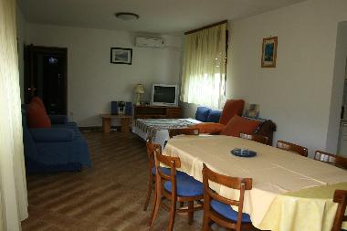 Ferienhaus in Insel-Rab (Primorsko-Goranska) oder Ferienwohnung oder Ferienhaus