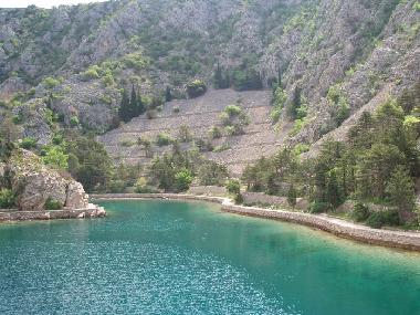 Ferienhaus in Insel-Rab (Primorsko-Goranska) oder Ferienwohnung oder Ferienhaus