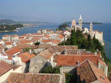 Ferienhaus in Insel-Rab (Primorsko-Goranska) oder Ferienwohnung oder Ferienhaus