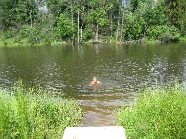 Kleiner see neben das haus, herzlich zum swimmen