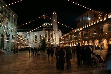 direkt auf dem Piazza del Popolo