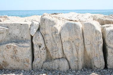  und haben mehr als 100 Skulpturen geschaffen. Eine Augenweide!
