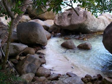 Der kleine Strand direkt am Ferienhaus