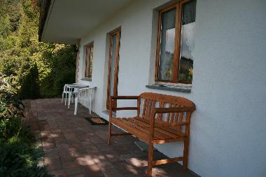 Gm�tlichkeit auf der grossen Sonnenterrasse vorm Haus (EG)