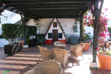 Terrassenpl�tze f�r G�ste des Beach Clubs und Hotels