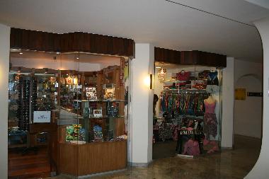 Souvenier-L�den im Carlton Hotel