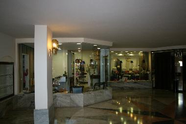 Fris�rgesch�ft im Carlton Hotel