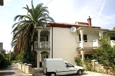 rechts Eingang zur Ferienwohnung f�r 4 Personen