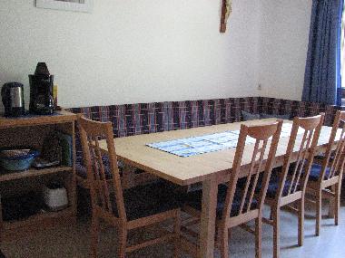 Esstisch mit Platz f�r bis zu 8 Personen
