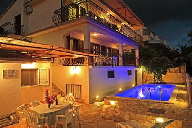 Ferienhaus in Trogir (Splitsko-Dalmatinska) oder Ferienwohnung oder Ferienhaus