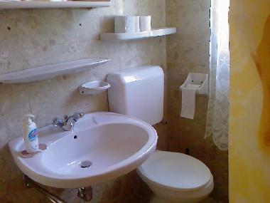 2 Badezimmer und 2 Toiletten