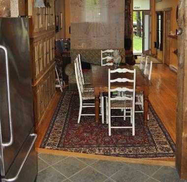 Blick ins Esszimmer von der K�che aus