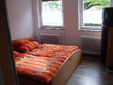 Doppelbett 180cmx200cm mit TV