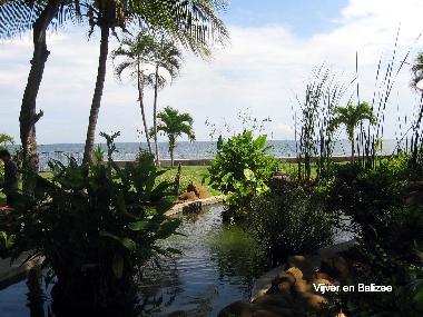 Villa Buka Kecil, Tropischer Garten, mit Blick aufs Meer