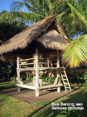 Villa Buka Kecil, Bale Benong