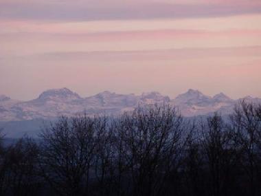 Beim Wandern durchs Klettgau Blick auf schweizer Alpen