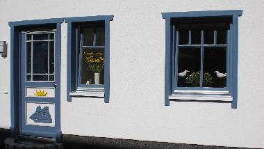 Eingangsbereich, Fenster G�ste-WC und K�che