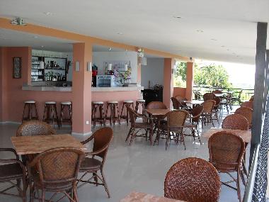 Das Le Panorama Restaurant bietet auf seiner luftigen Terrasse f�r jeden Geschmack etwas mit europ�i