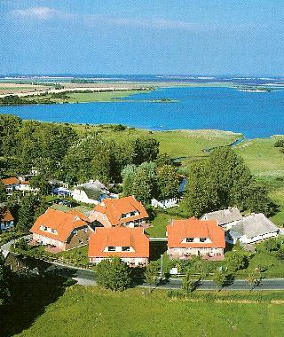 Ferienwohnung in Waase/Ummanz (Ostsee-Inseln) oder Ferienwohnung oder Ferienhaus