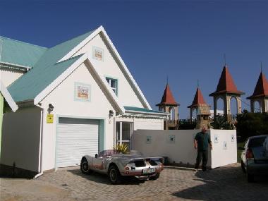 Hauseingang mit Garage