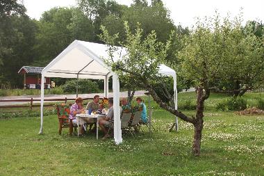 Fr�hst�ck im Garten