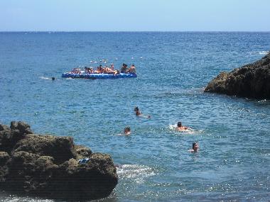 romantische Felsbadebuchten