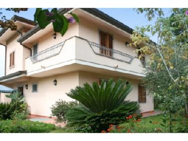 Ferienhaus in Forte dei Marmi (Lucca) oder Ferienwohnung oder Ferienhaus