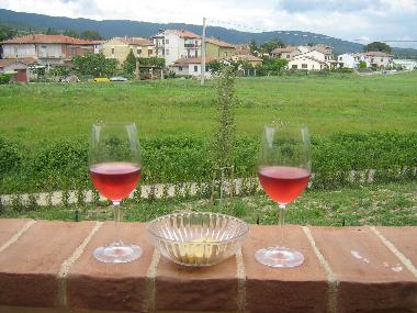 Balkon, mit Sicht auf den Weg zum A & O. 