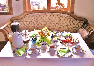 Fr�hst�ckstisch im Cafe