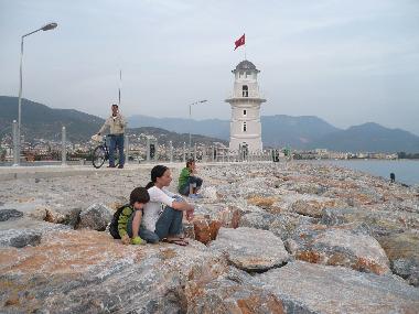 ...der neue Leuchtturm im Hafen...