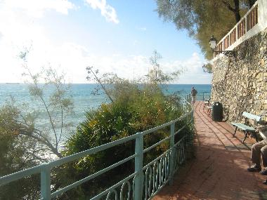 auch nur 3 Min. von der Wohnung