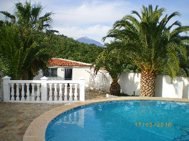 Pool und Teide.