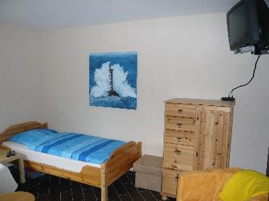 handgemalte Originale regionaler Knstlerinnen prgen Die Rume