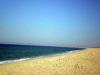 Carvalhal Strand und Arr�bida Tal im Hintergrund