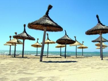Der nahegelegene Sandstrand….