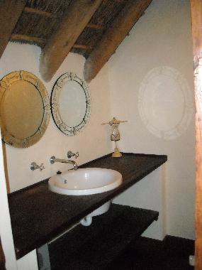 Das Badezimmer mit Dusche