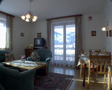 Die Ferienwohnungen sind ca. 32 m2 gro�, liegen sonnseitig und bestehen aus Wohnzimmer, Schlafzimmer