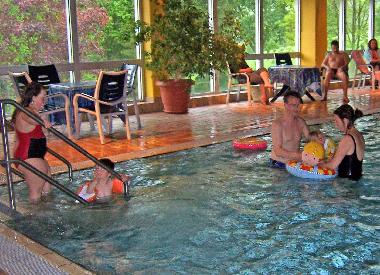 Sauerland : ****Ferienhaus HENNESEE**** : f�r unsere G�ste : freier Eintritt ins benachbarte Hallenb