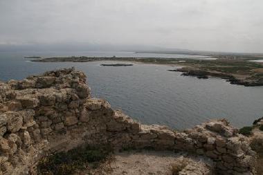Sa Mesa Longa von Capo Mannu aus; Ferienhaus ca in der Mitte der Halbinsel